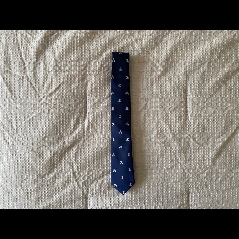 Johnny Cupcakes - navy tie
